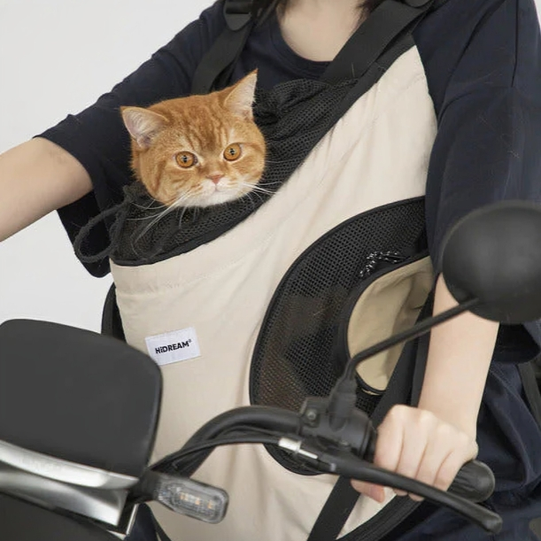 Luxury Cat Carrier Backpack – Breathable Front Pack for Travel & Daily Use